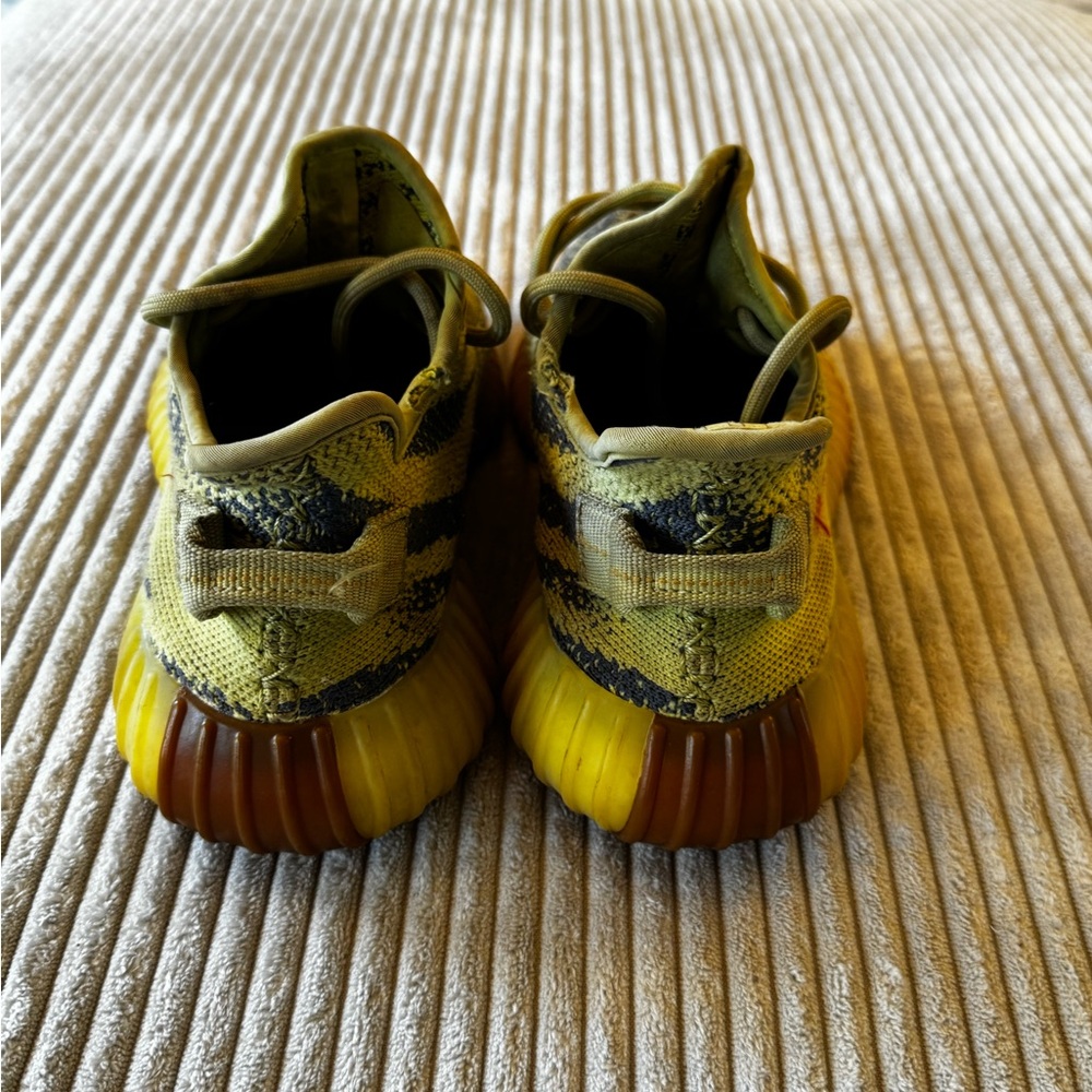 Size 5 - Semi Frozen Yellow adidas Yeezy Boost 350 V2 - used and loved - Picture 4 of 7